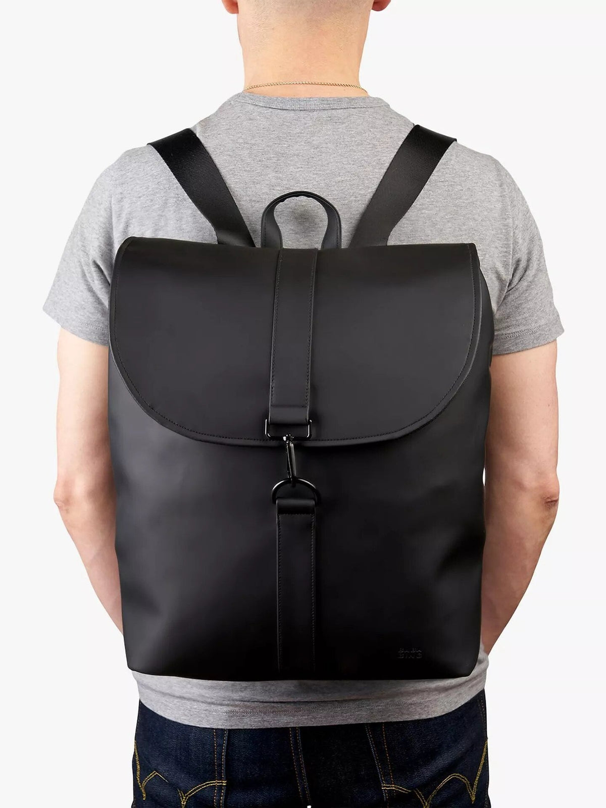 BabaBing! Sorm changing backpack worn on the back