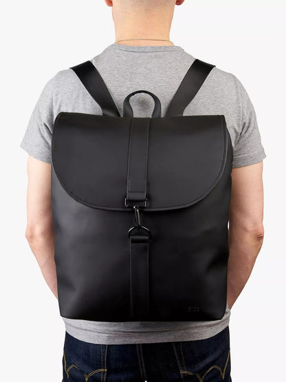 BabaBing! Sorm changing backpack worn on the back