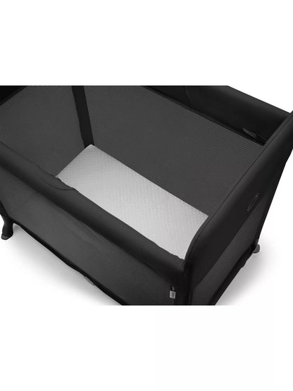 Close-up of the padded mattress inside the Bugaboo Stardust travel cot