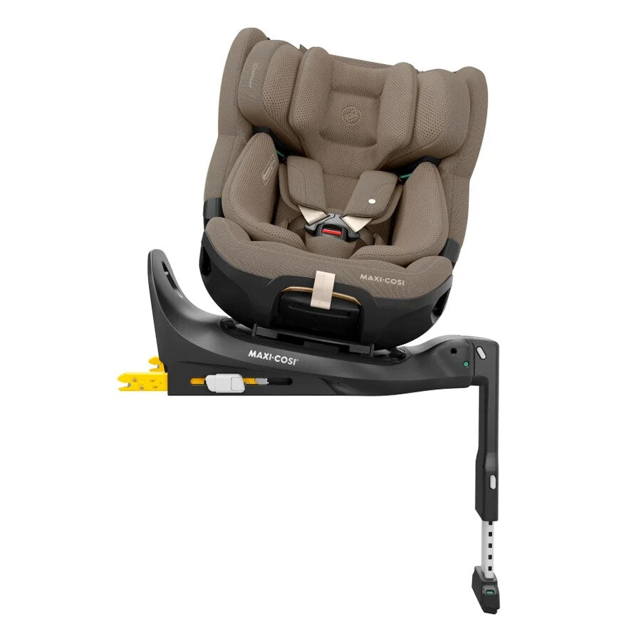 Maxi-Cosi Emerald 360 Pro car seat on its ISOFIX base, side view